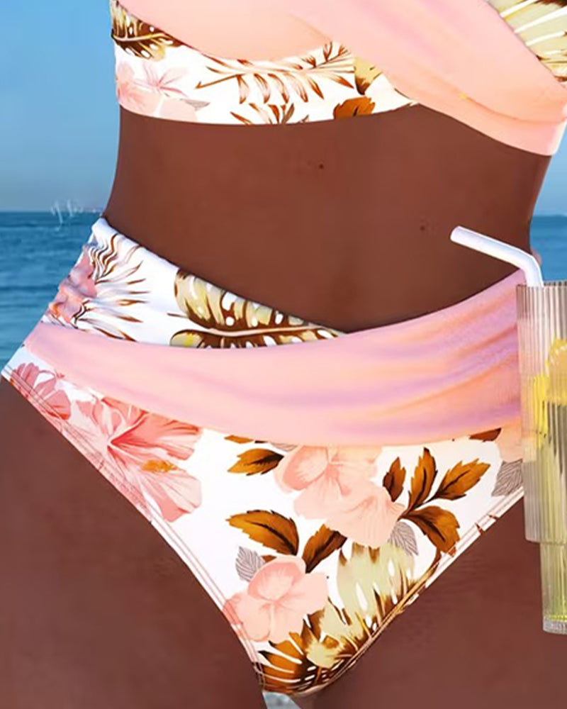 Bikini s kontrastním květinovým potiskem a rozparkem